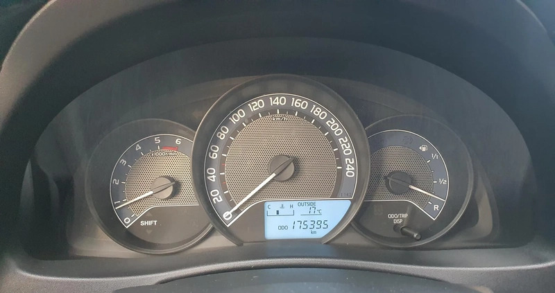 Toyota Auris cena 34800 przebieg: 175000, rok produkcji 2013 z Krosno małe 301